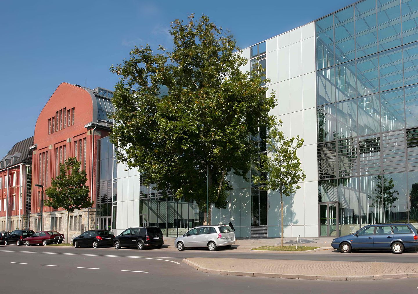 Das Gebäude der Verwaltung der Stadtwerke Düsseldorf auf dem Höherweg 100