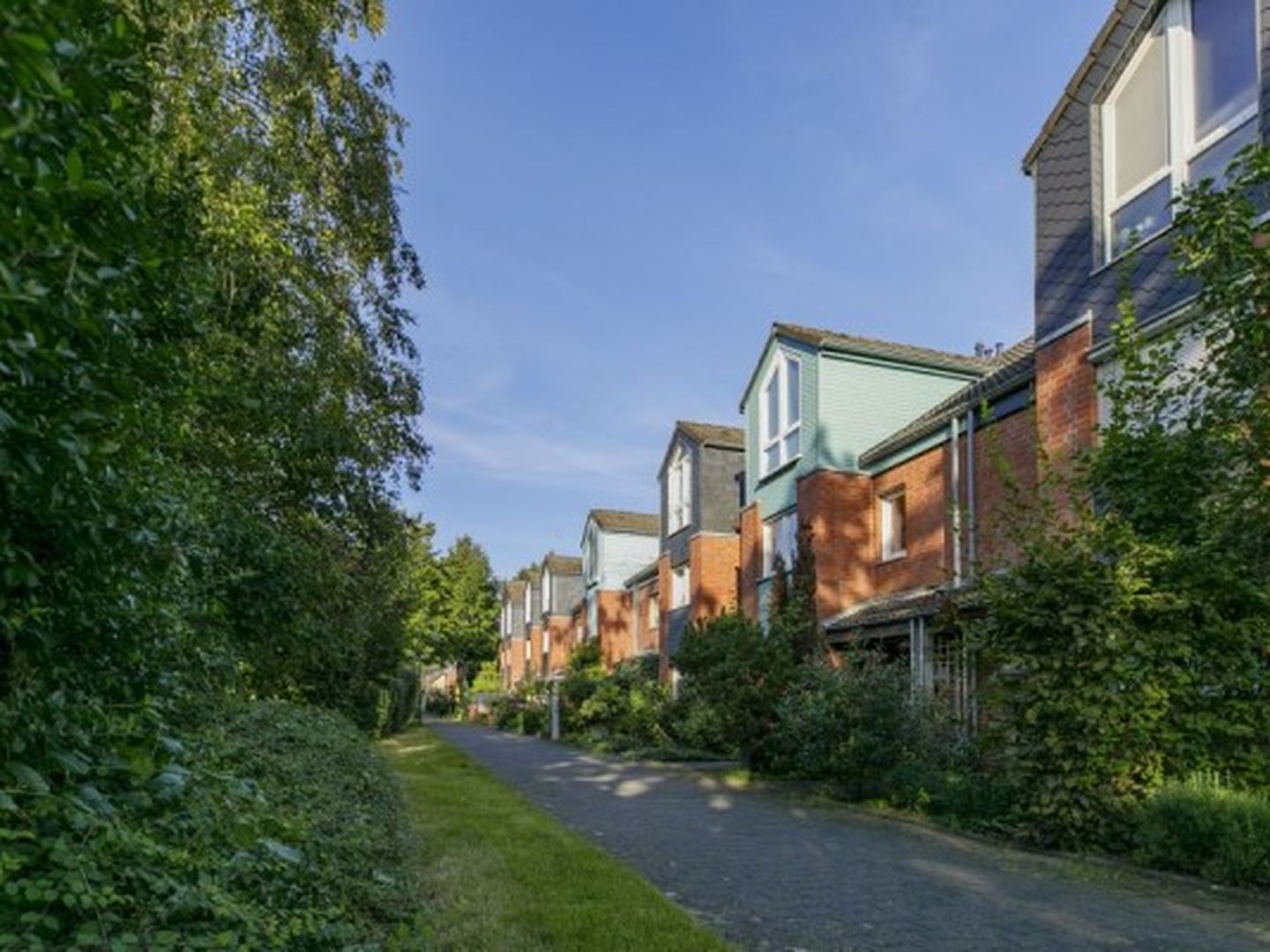 Eine begrünte Wohngegend in Düsseldorf-Hellerhof.