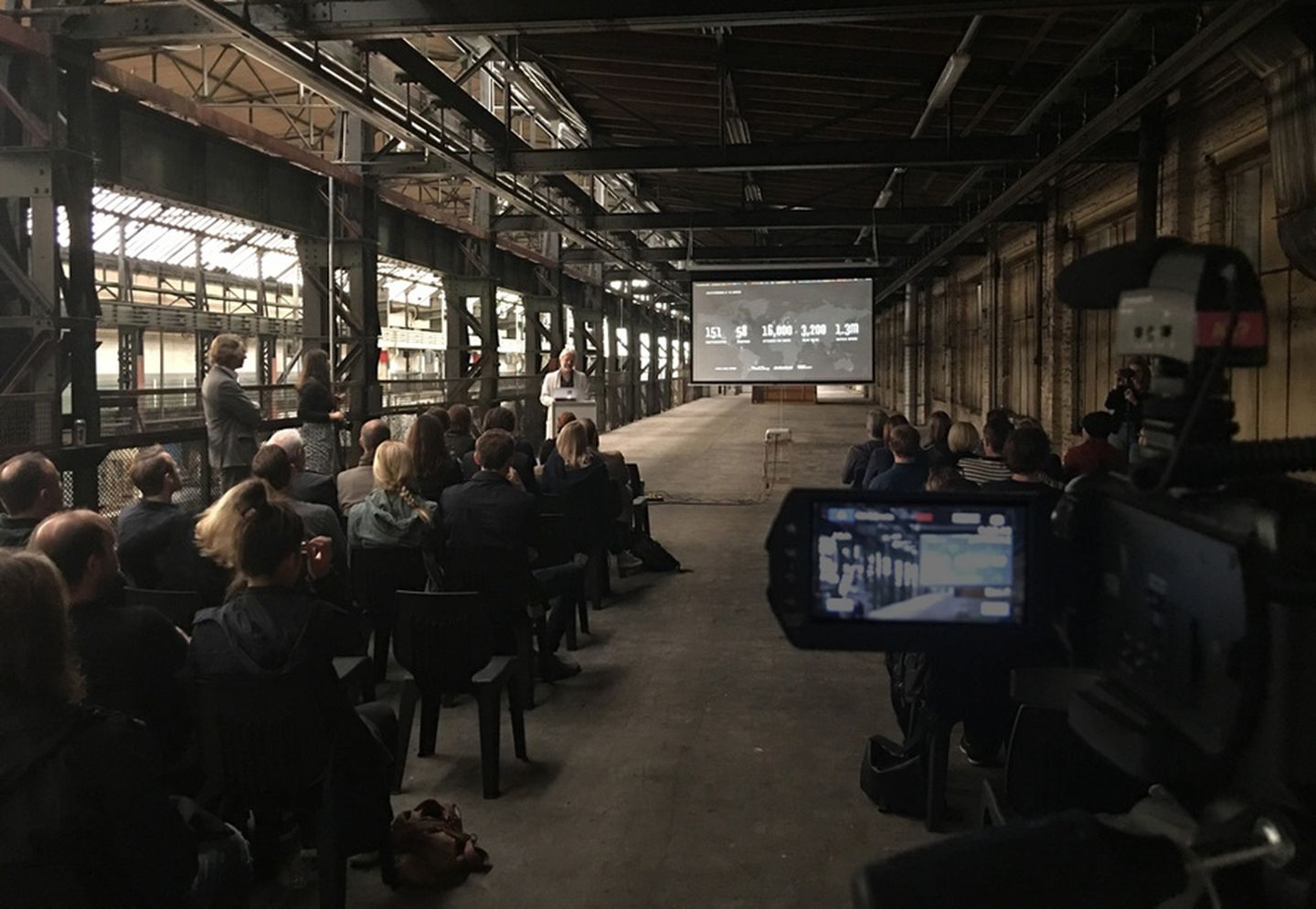 Wenn es nach den Ideen der Factory-Campus-Macher geht, werden diese leeren Werkhallen bald schon modernste Coworking Spaces sein.