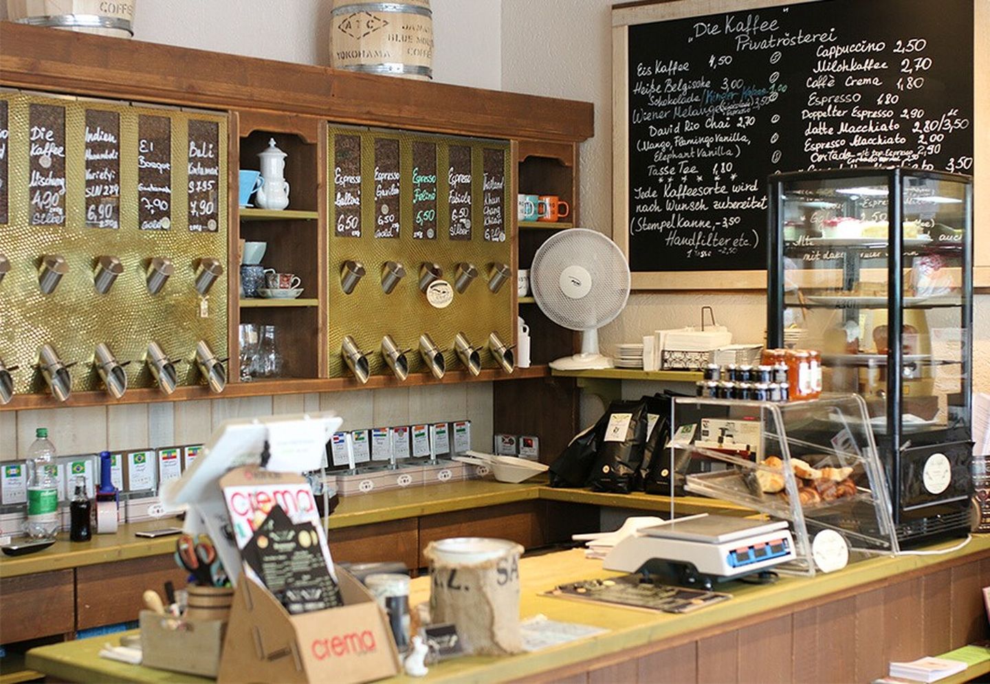 Neben vielen verschiedene Kaffeesorten bietet die Privatrösterei auch Schulungen zum Kaffee-Handwerk an.