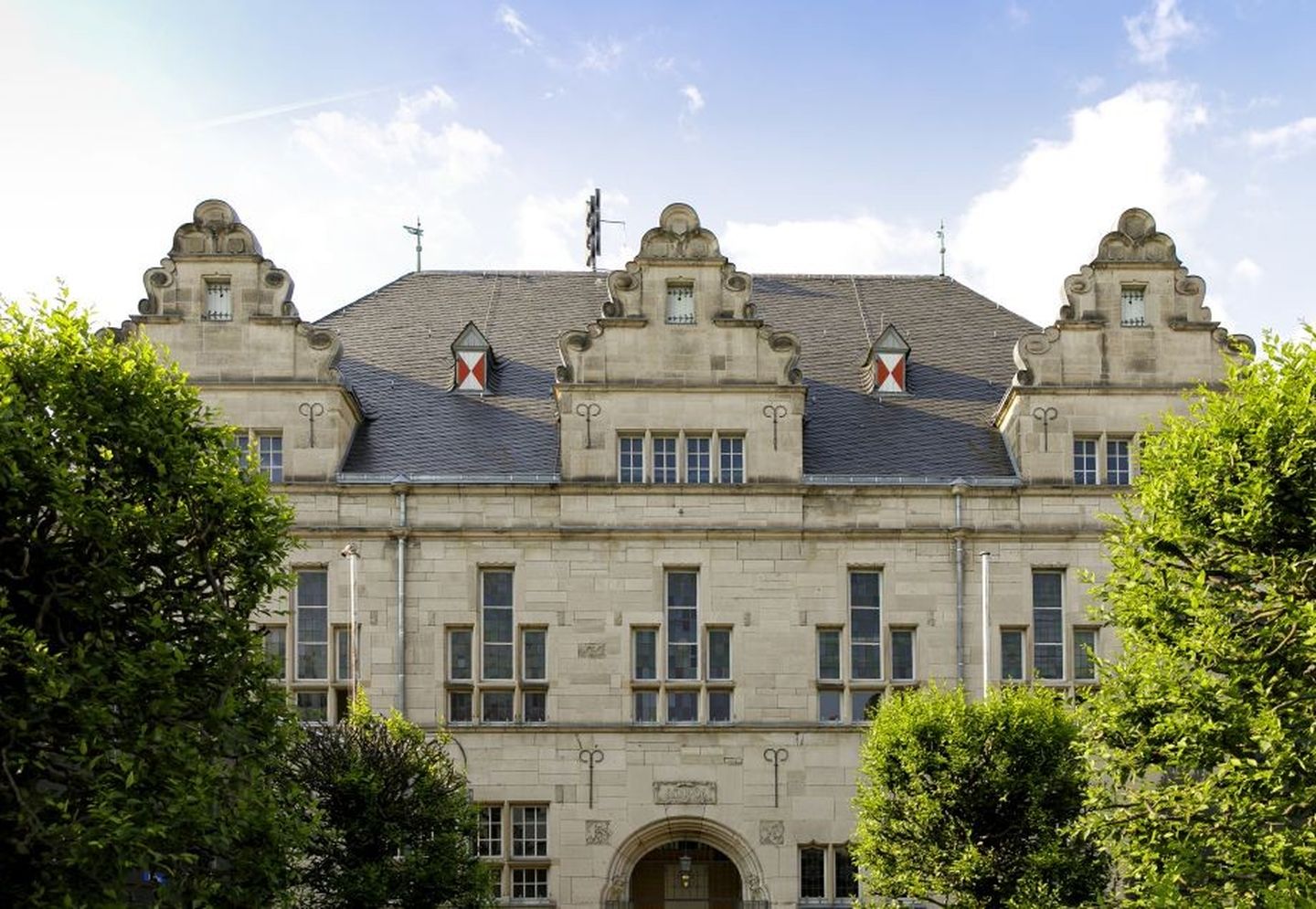 Das Rathaus in Düsseldorf-Benrath.
