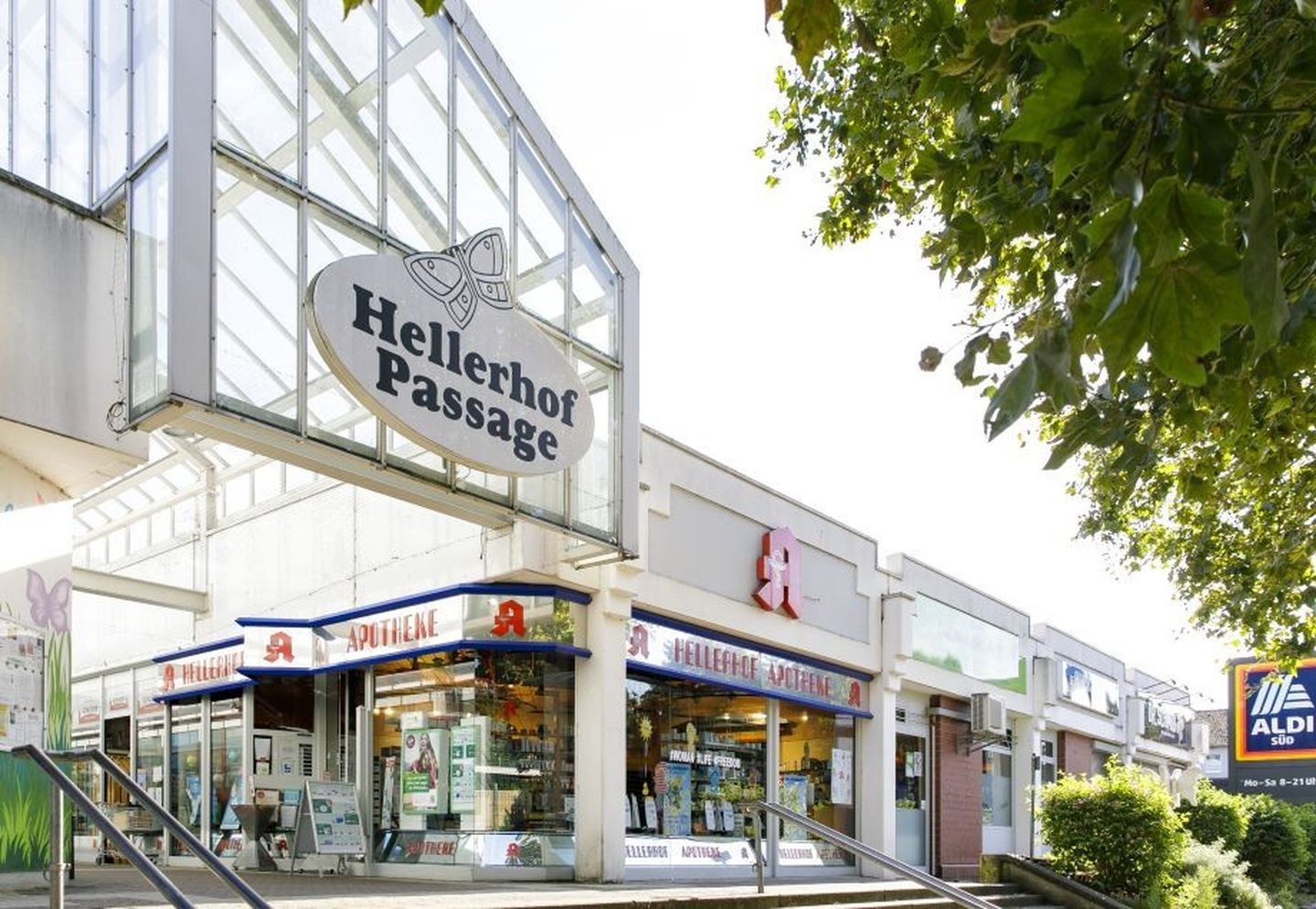 Die Hellerhof-Passage von außen betrachtet.