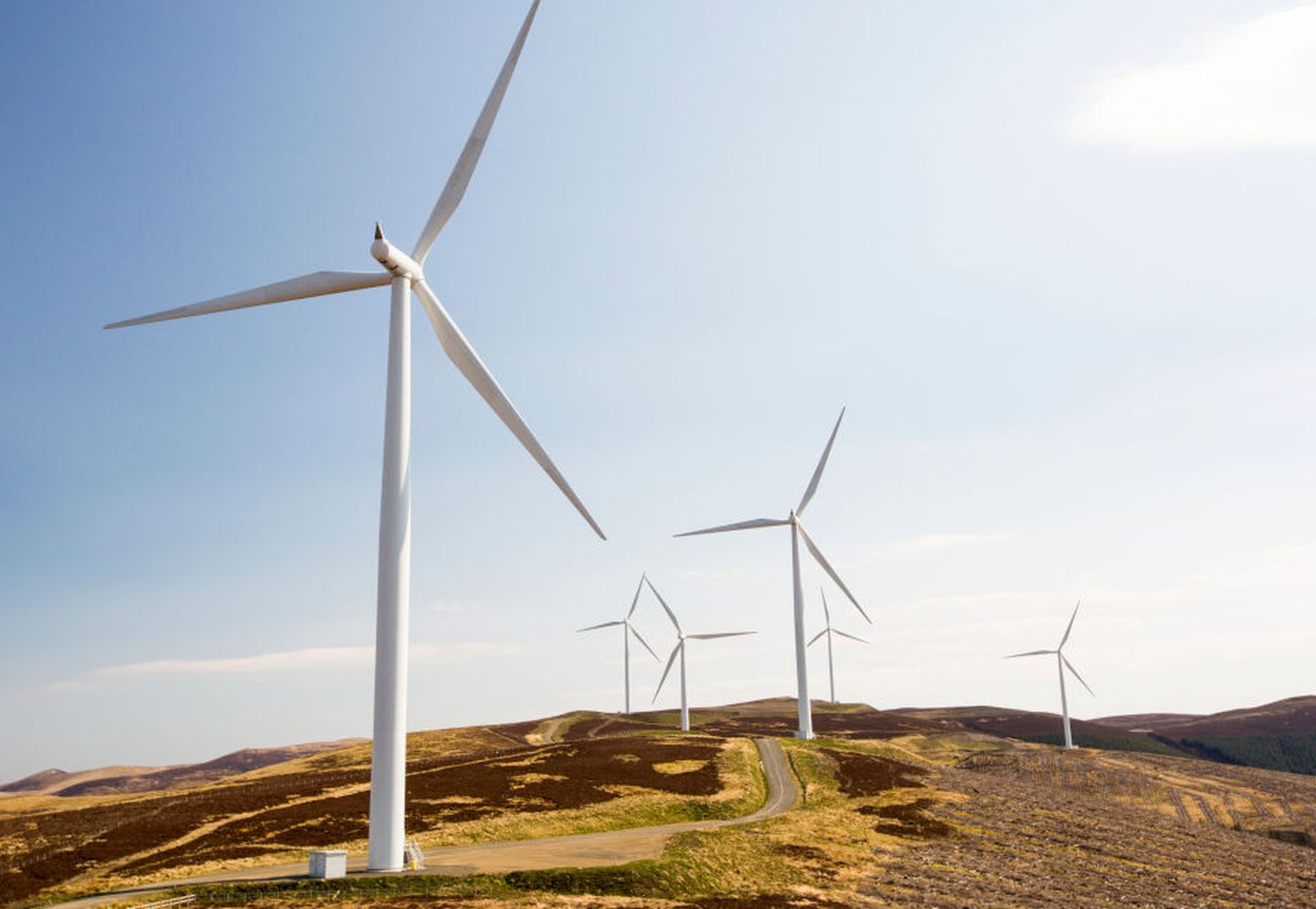 Luftaufnahme von Windkraftanlagen