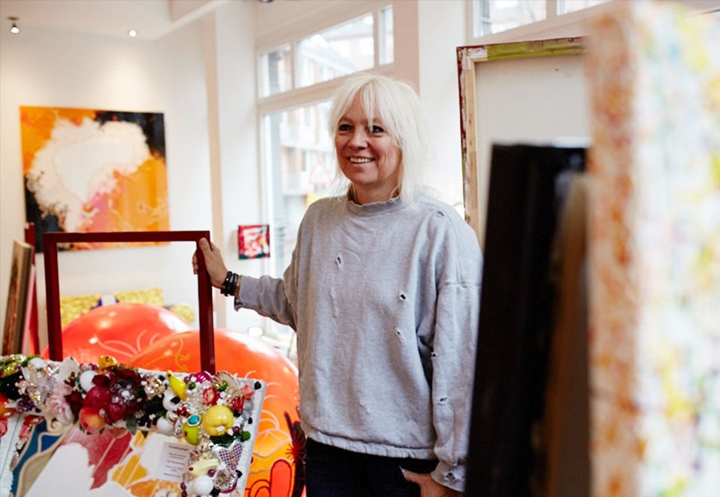 Im Reich der Farben: Im Atelier MICMAC im malerischen Süden der Düsseldorfer Altstadt finden Sie Sinnliches, Erheiterndes und Erleuchtendes aus 1001 Tube.