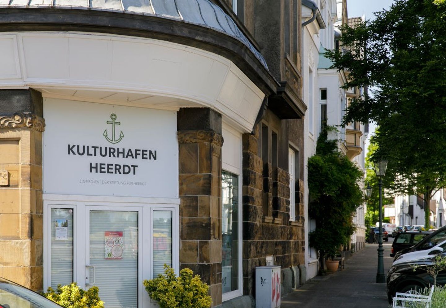 Fassade des Kulturhafen in Düsseldorf Heerdt