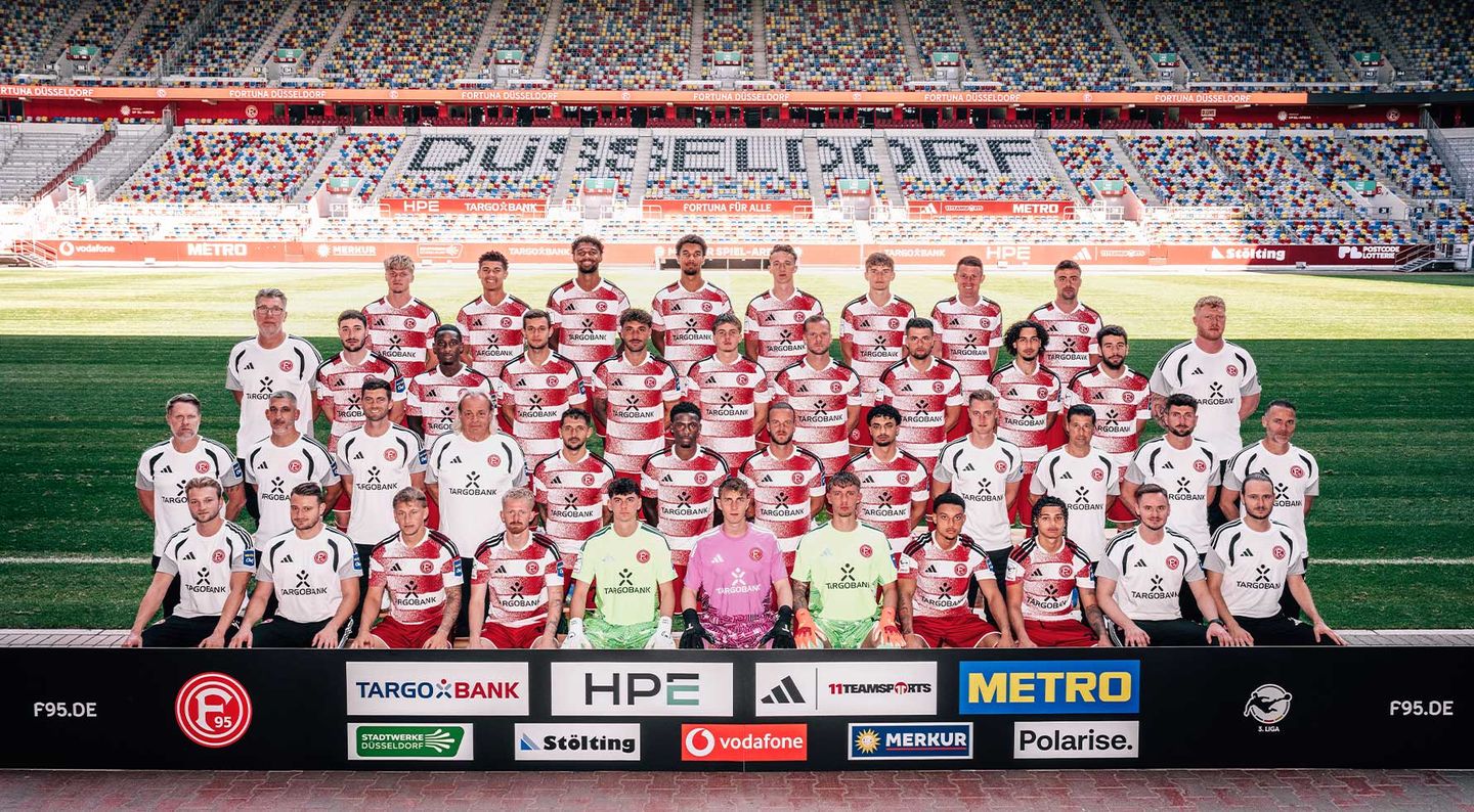 Fortuna Düsseldorf Mannschaftsfoto in der Saison 2026/2027