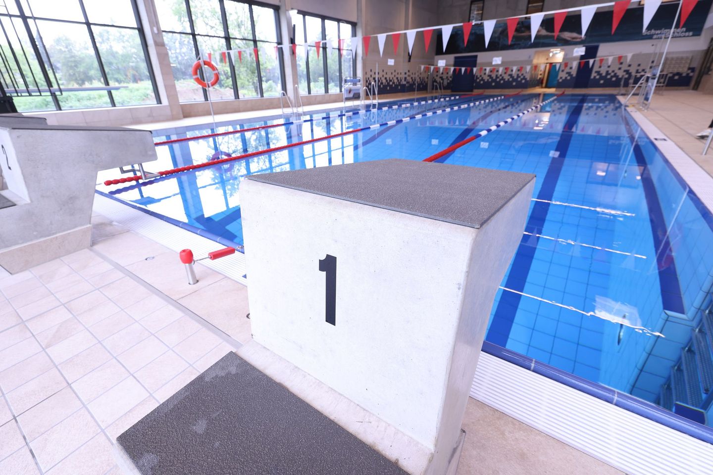 Ein Sprungblock im Hallenbad in Düsseldorf-Benrath. © Landeshauptstadt Düsseldorf/David Young © Landeshauptstadt Düsseldorf/David Young